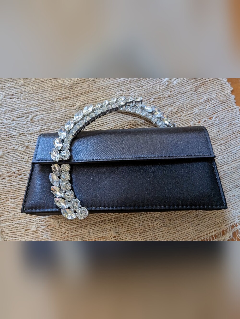 Verano Hill Belle Handbag in Black - Picture 5 of 13
